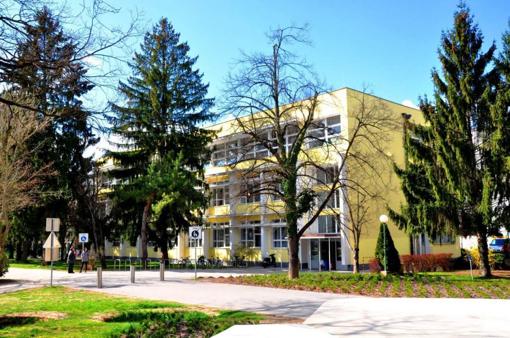 Šolski center Velenje - gimnazija, fotografija zunanjosti šole
