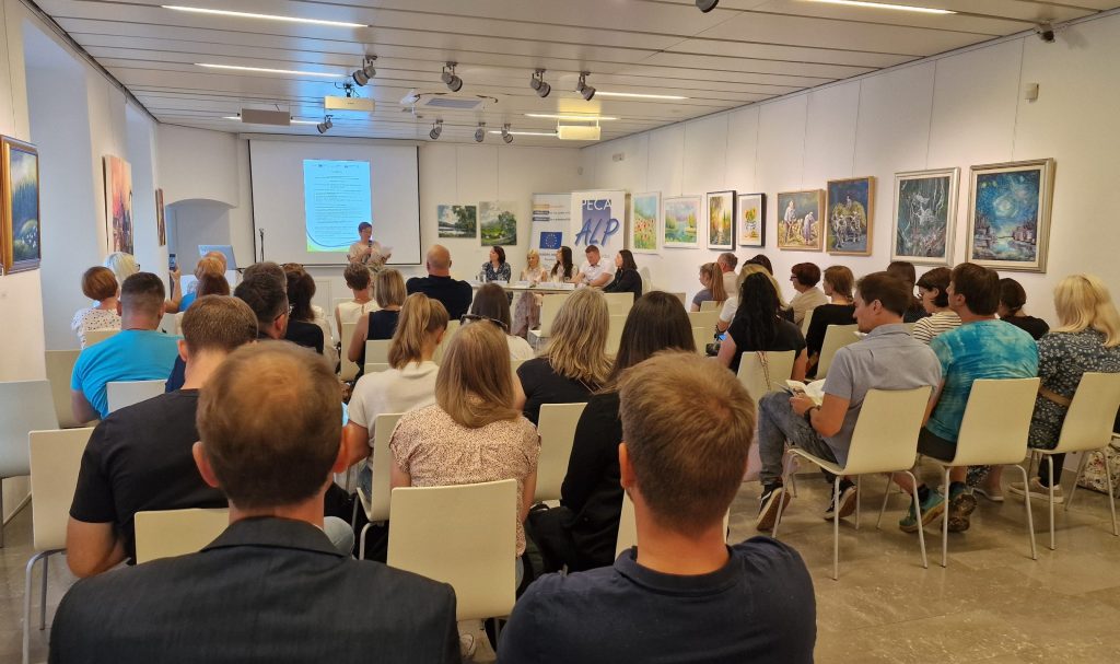 Udeleženci Potujoče pisarne na Koroškem