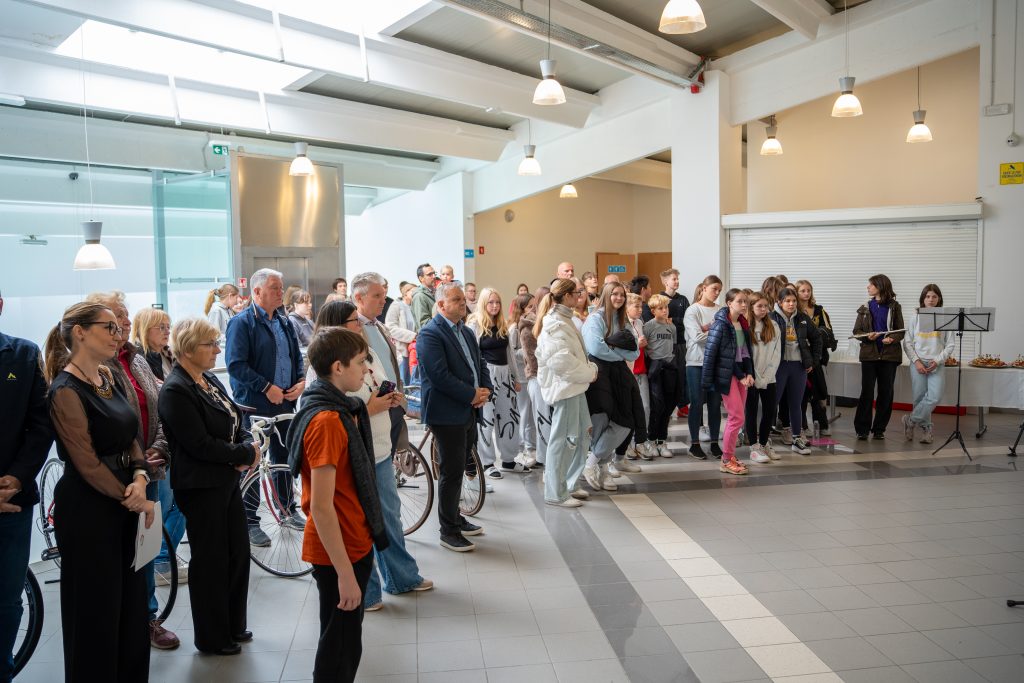 Udeleženci na predstavitvenemu dogodku kolesarke poti Štrekna