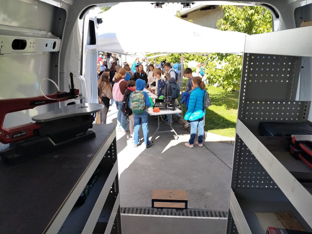 Obiskovalci predstavitvenega dogodka projekta MOBI