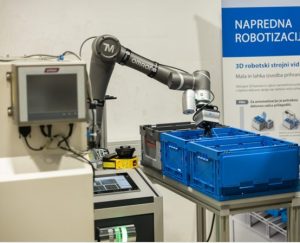 Avtomatizirana pilotna linija za proizvodnjo plastičnih izdelkov s 3D-tiskanimi orodji