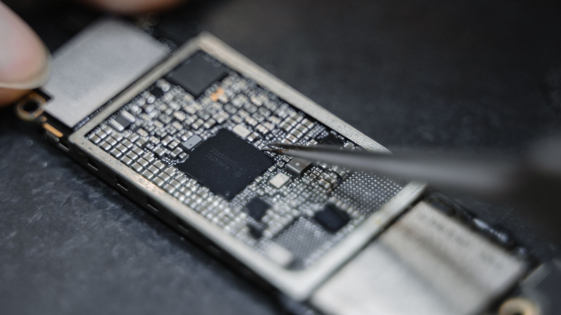 Fotografija bližnjega posnetka čipa.