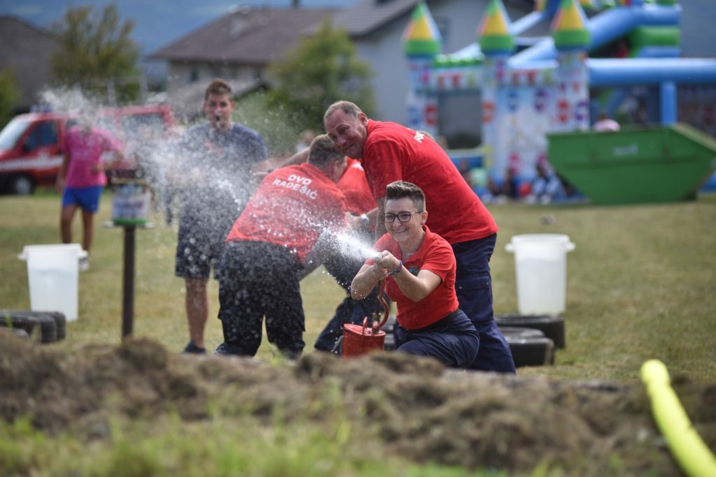 Gasilci v vaji gašenja