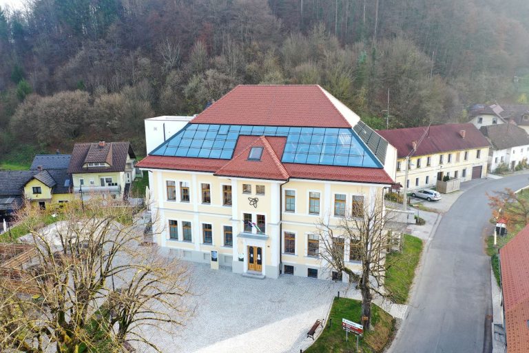 Fotografija iz ptičje perspektive, Hiša kranjske čebele ApiLab