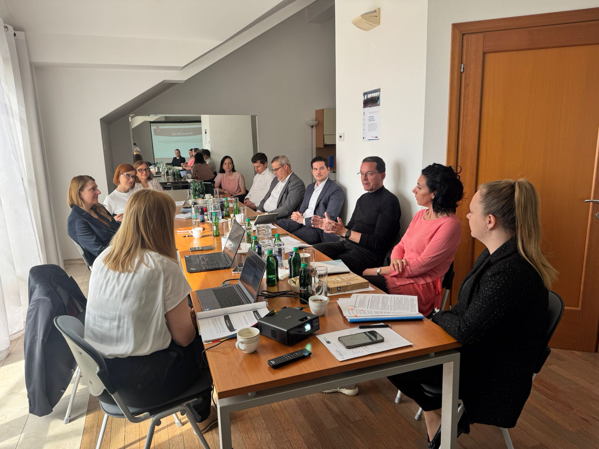 sestanek veleposlanikev