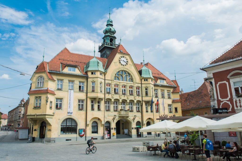 fotografija mestne hiše na ptuju